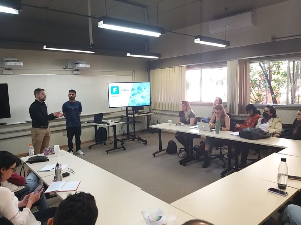 Foto de Ana Beatriz Michels - Capacitação MVP - Sala de design thinking CEI