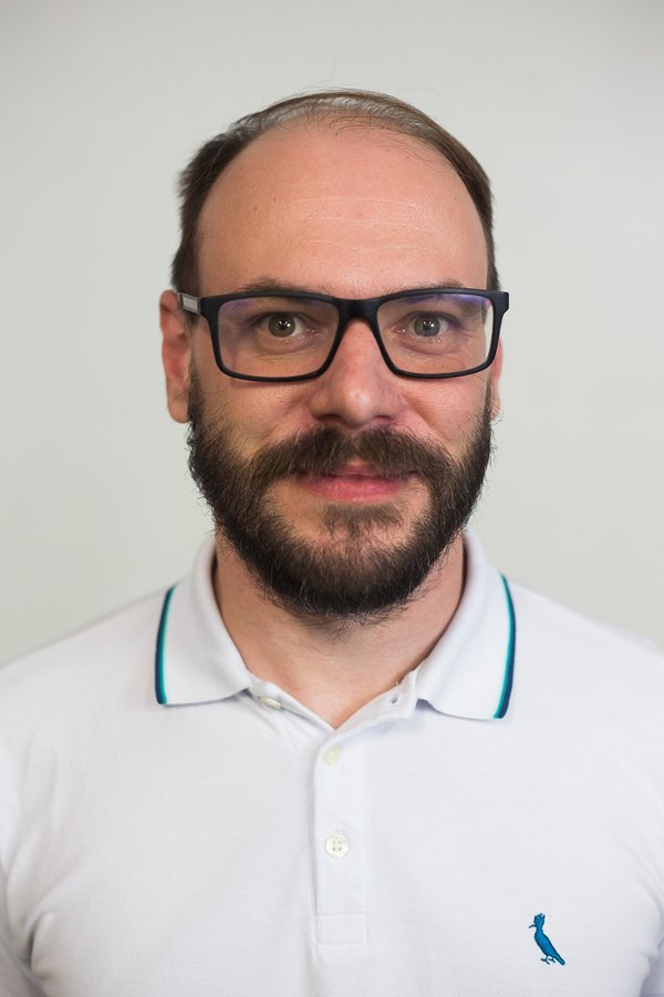 Foto do professor Lucas Rafael Costella Pessutto